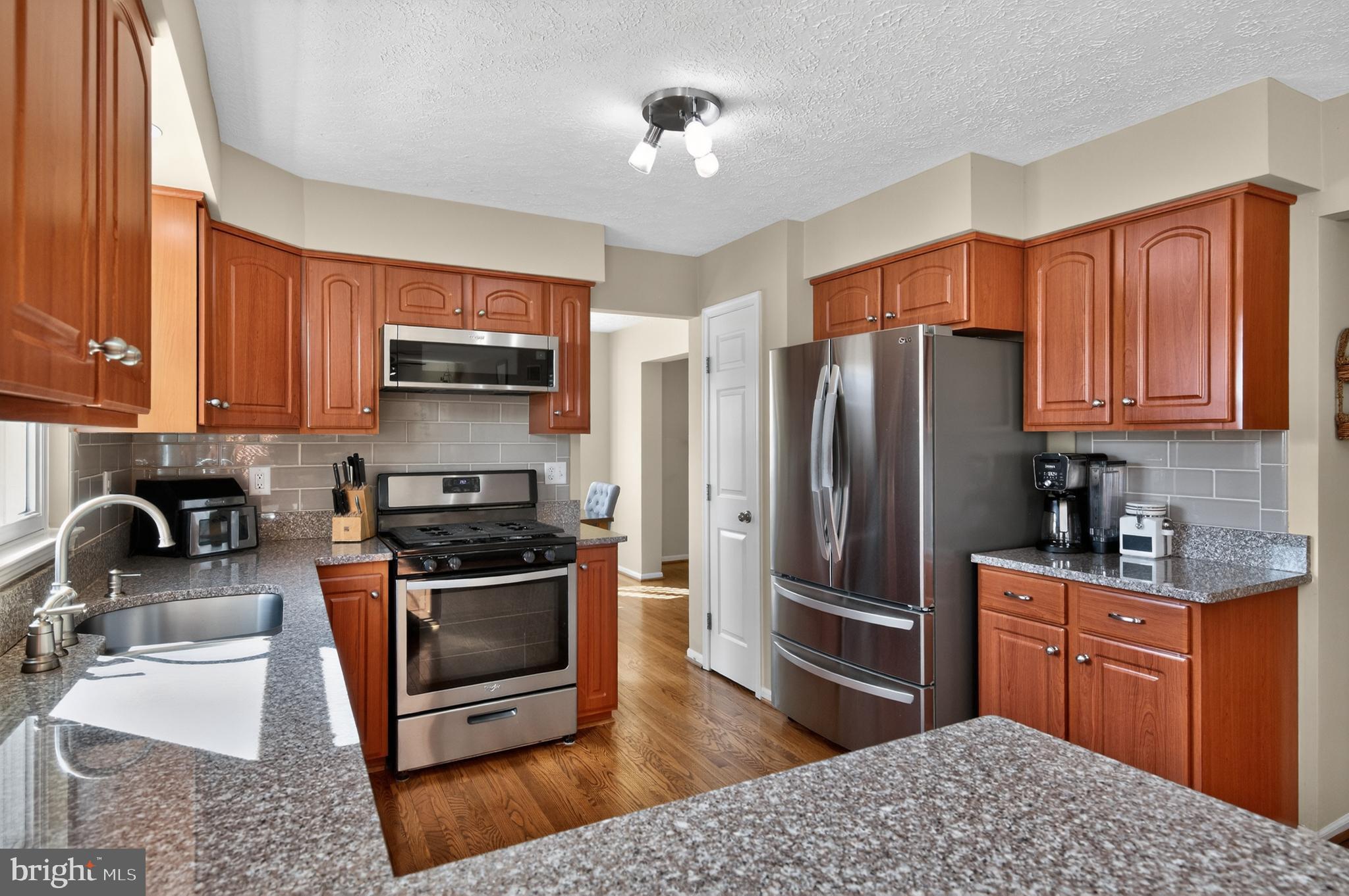 THE PROVINCES - Residential