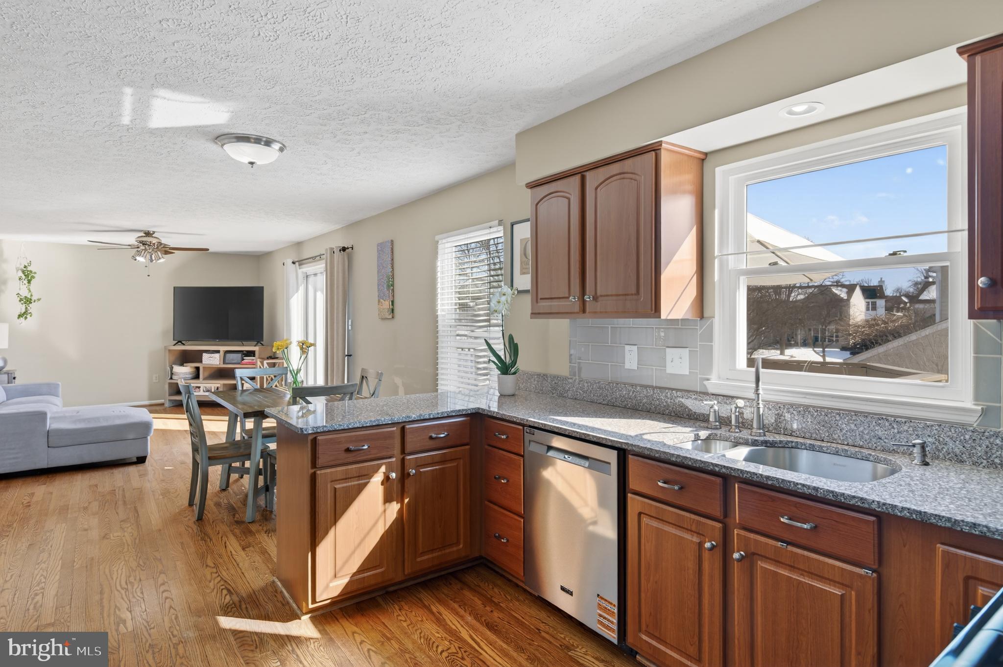 THE PROVINCES - Residential