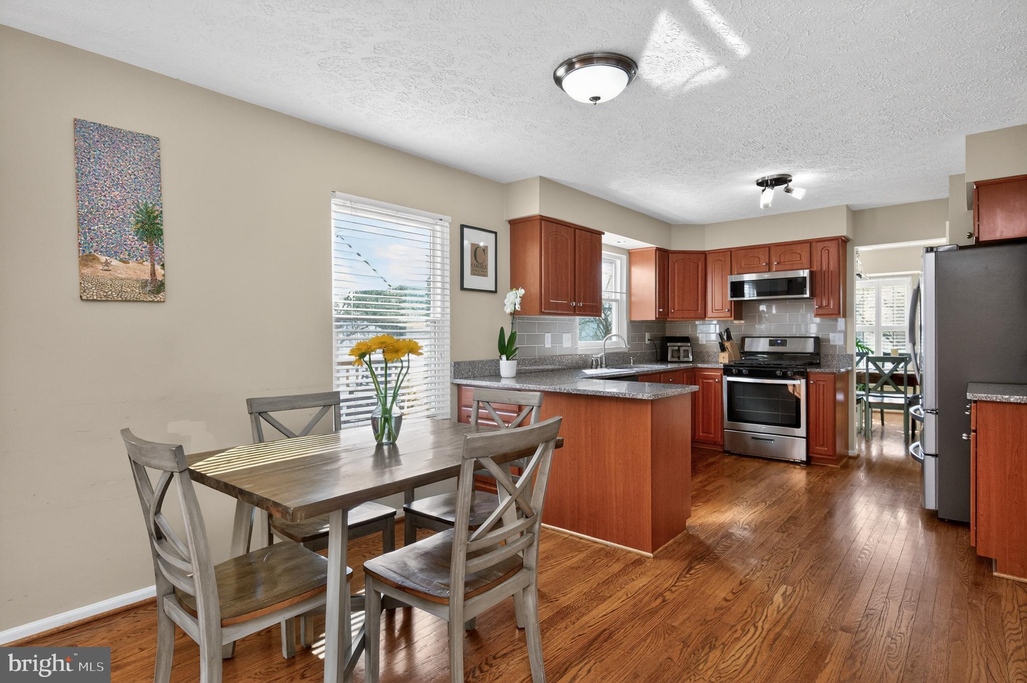 THE PROVINCES - Residential