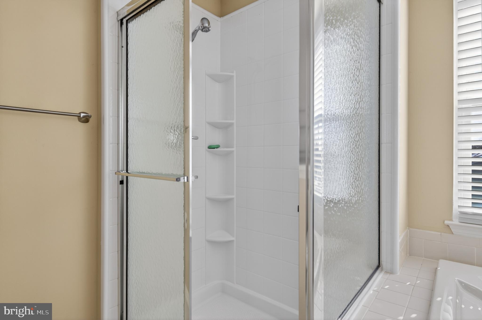 THE PROVINCES - Residential