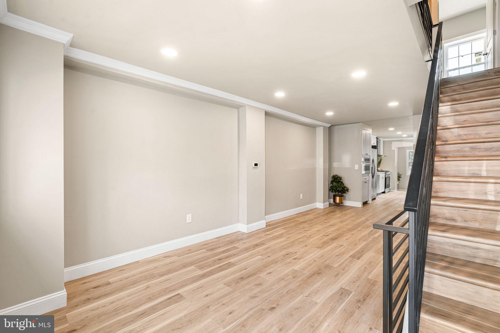 2563 EMERALD STREET
