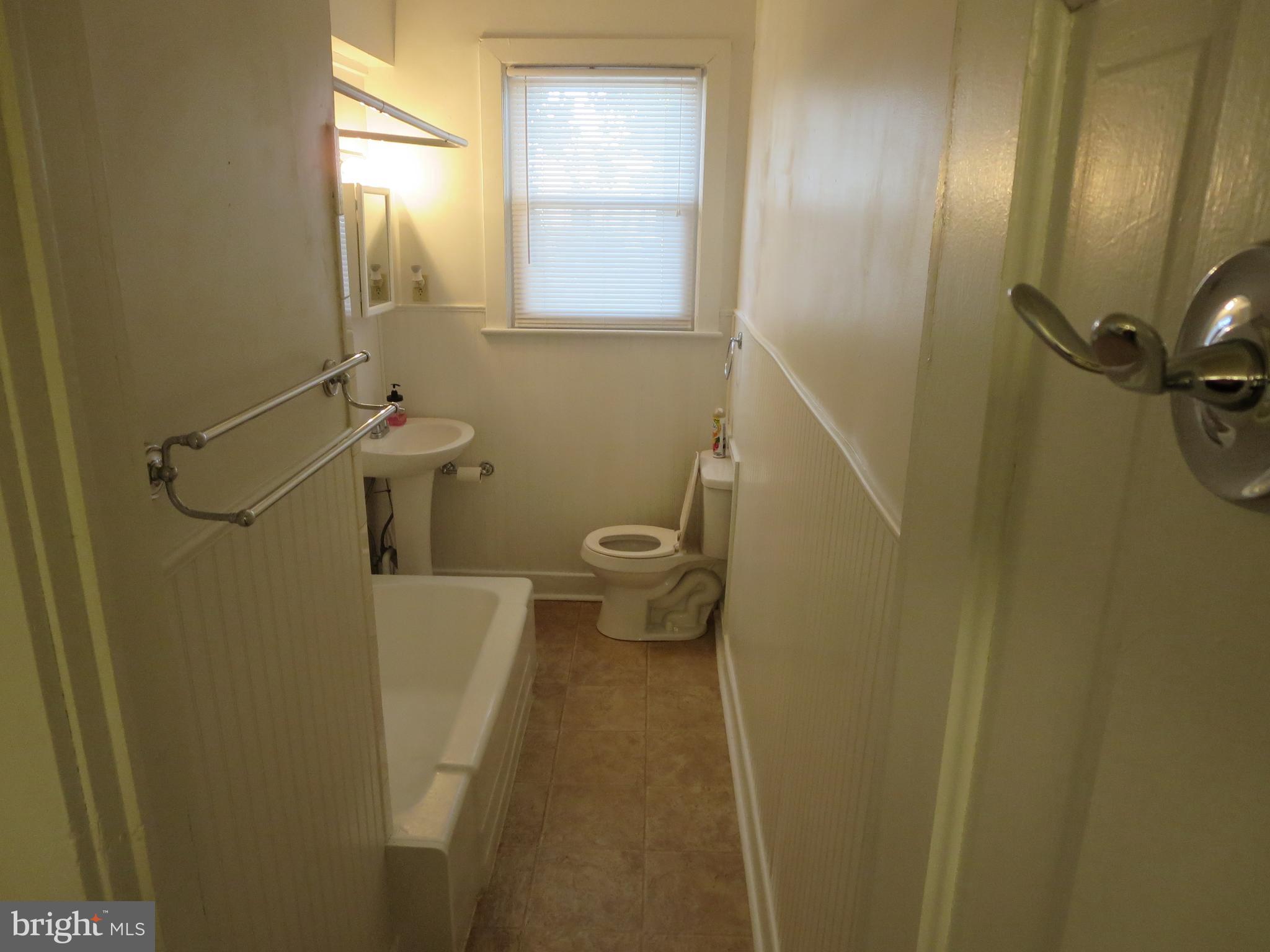 COLONIAL BEACH - Residential Lease