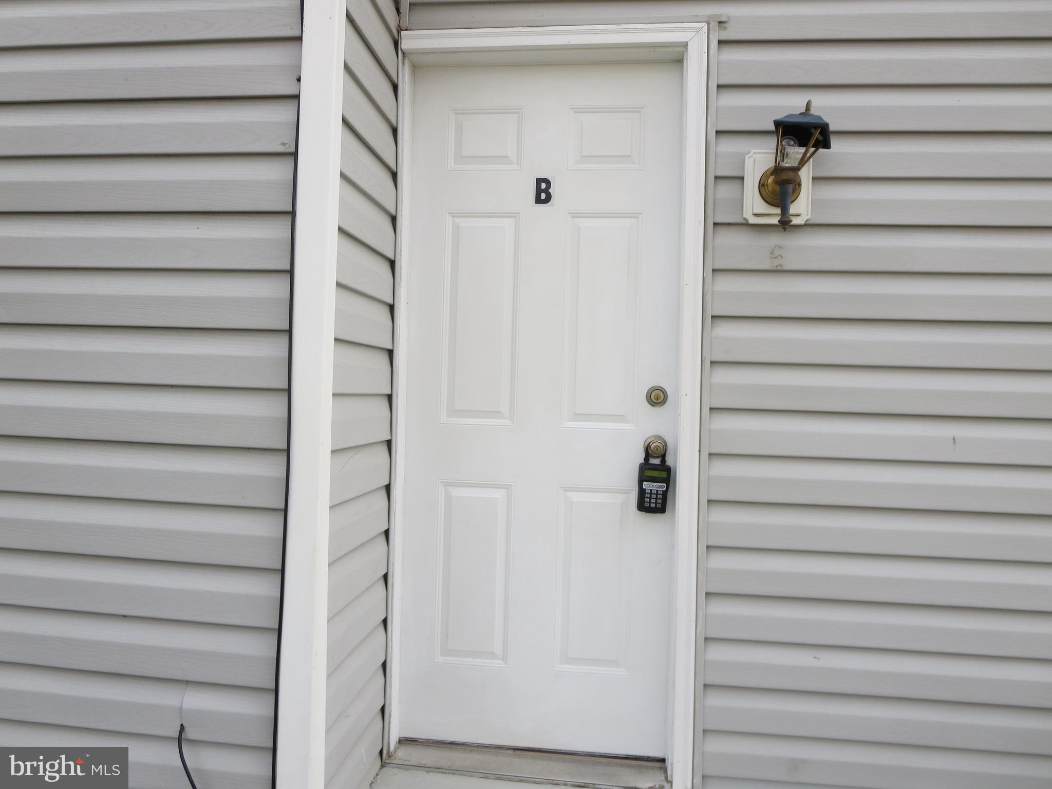 COLONIAL BEACH - Residential Lease