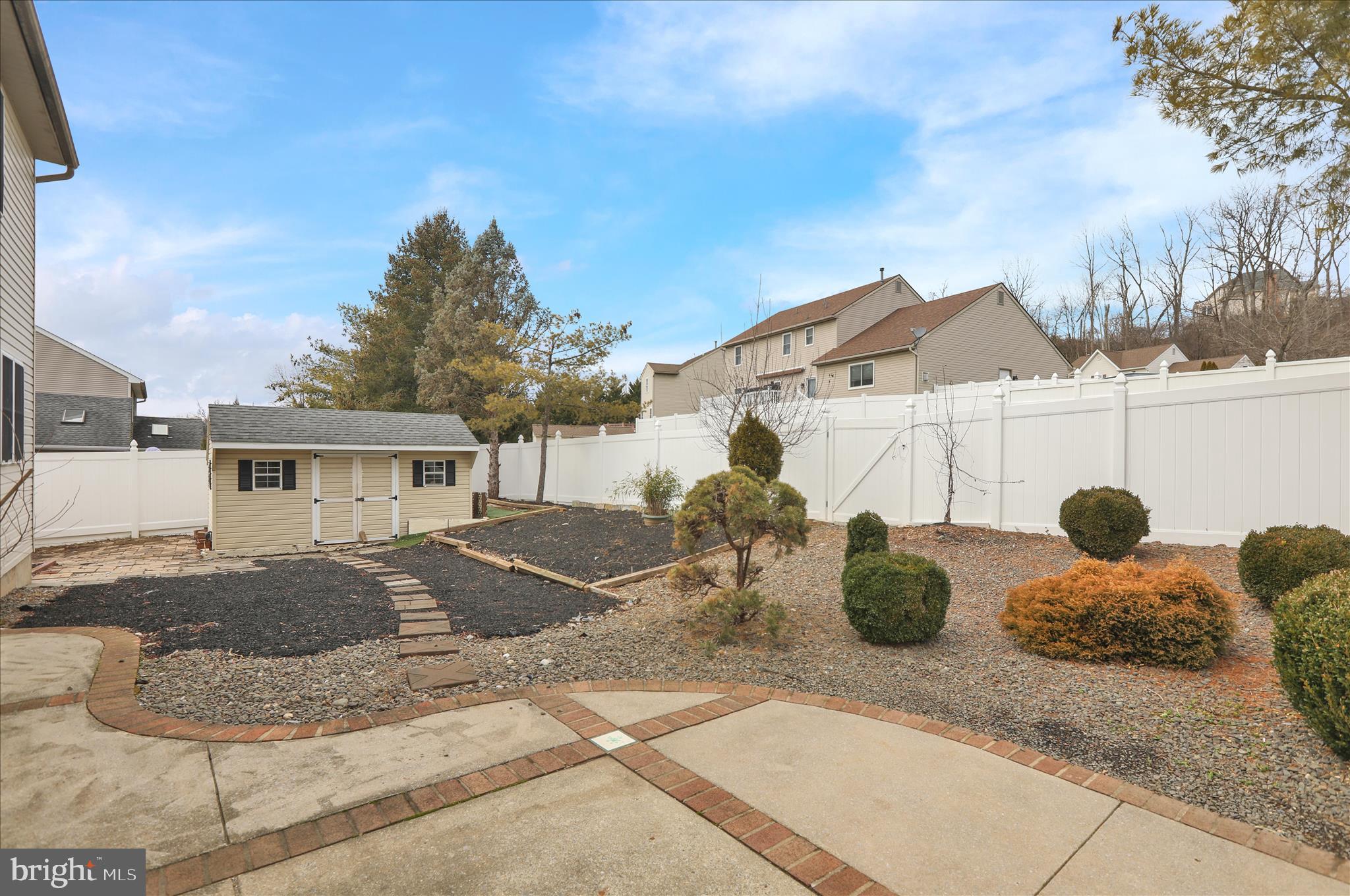 COLONY HILL - Residential