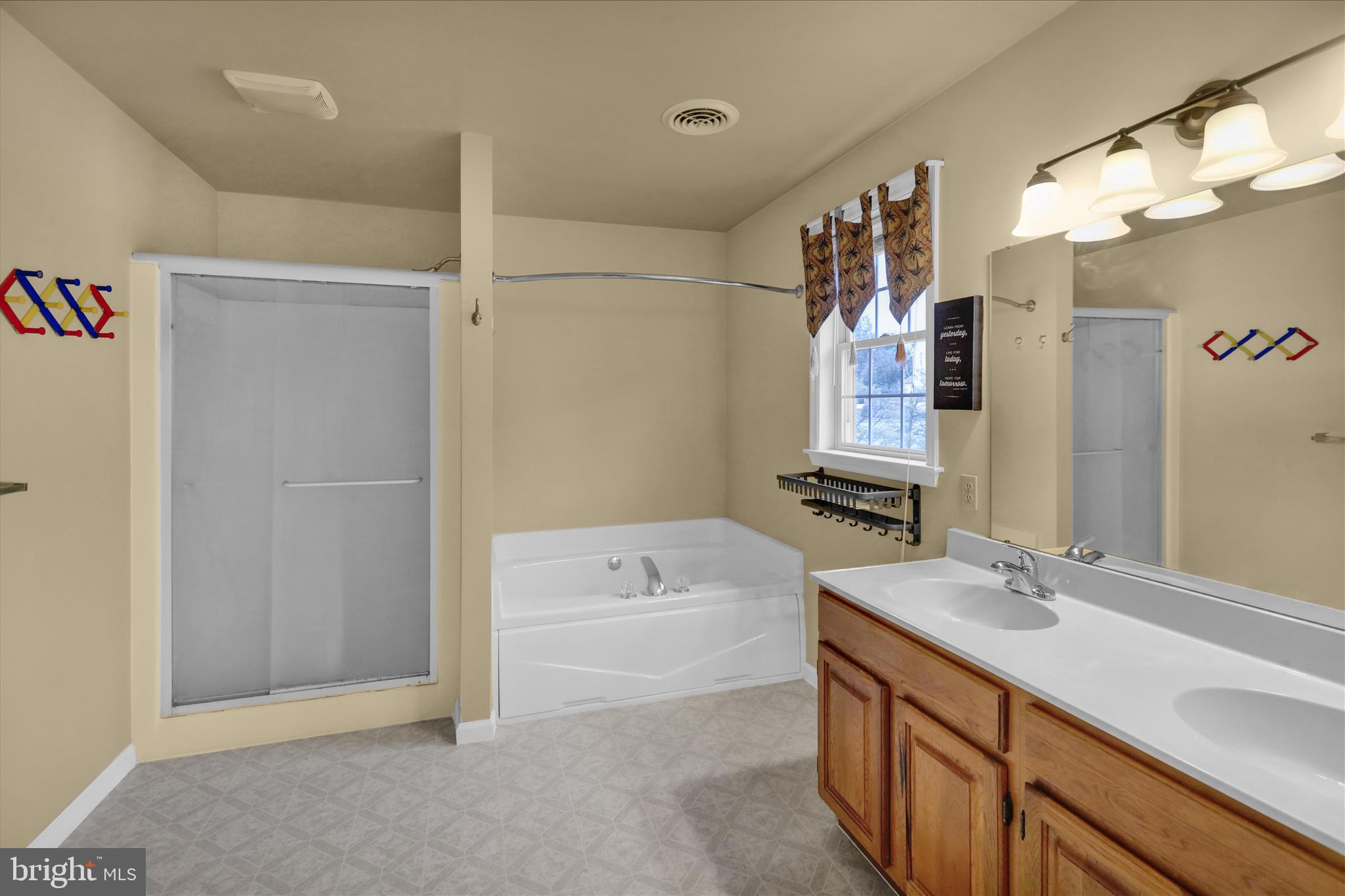 COLONY HILL - Residential