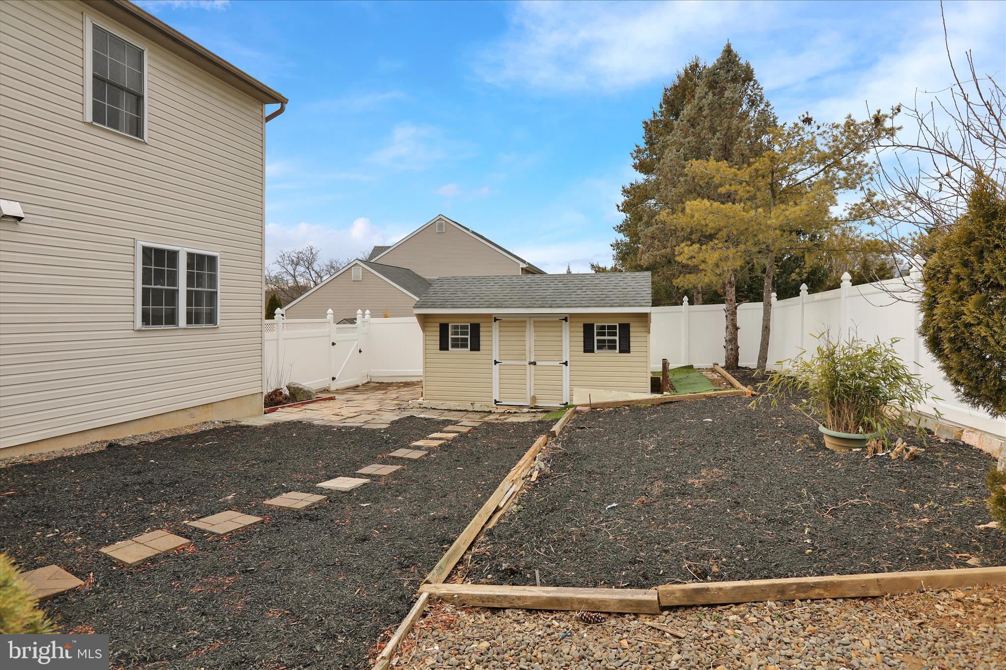 COLONY HILL - Residential