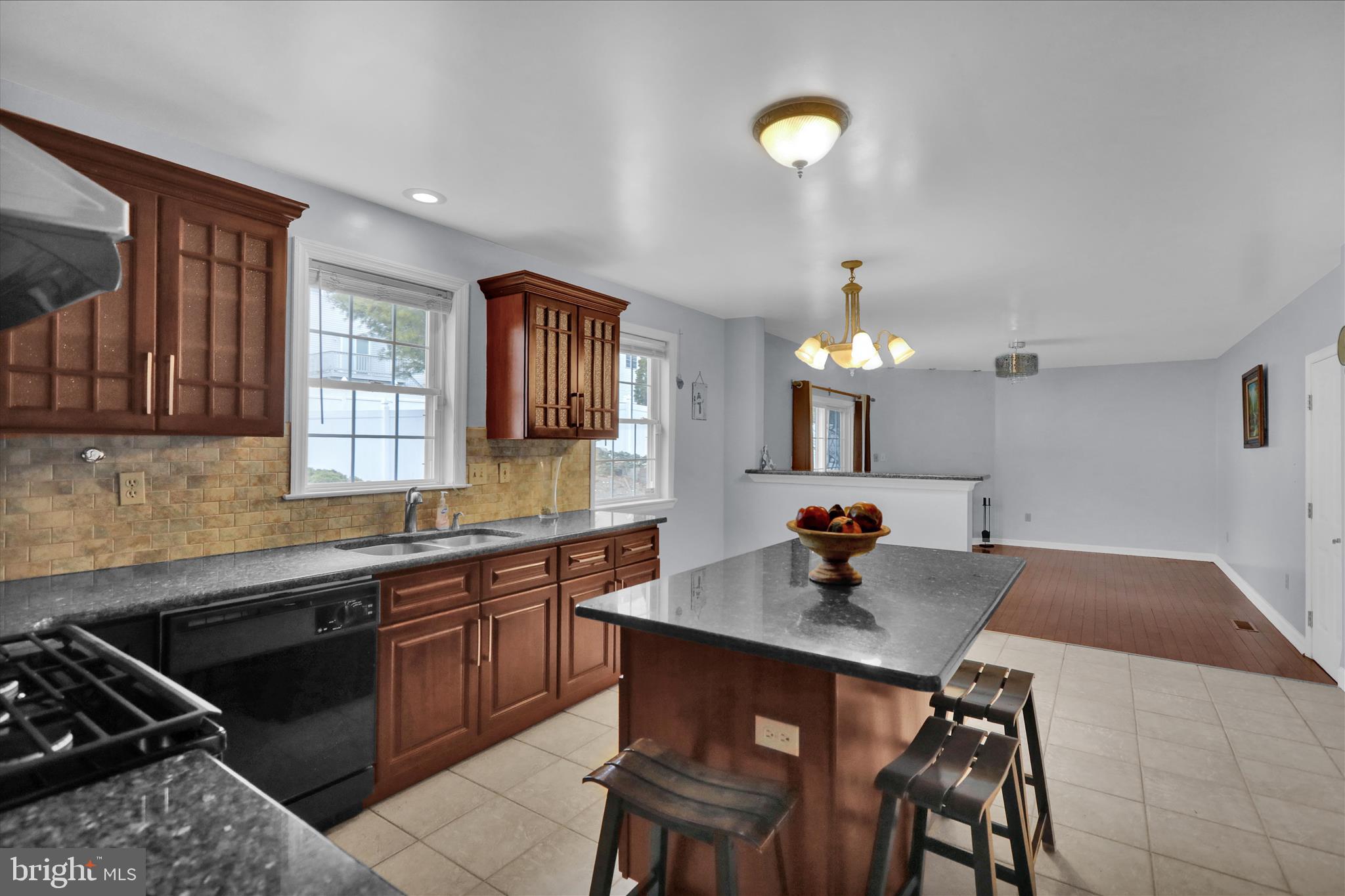 COLONY HILL - Residential