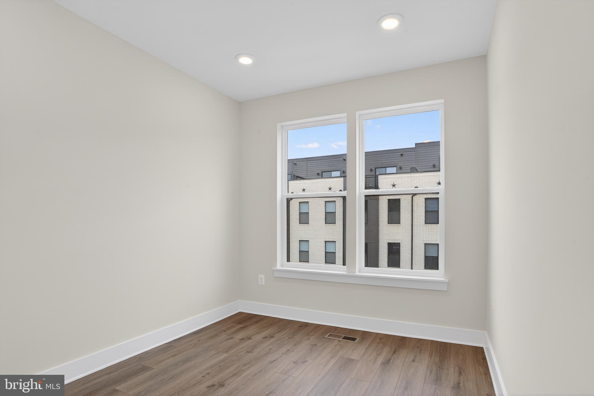 LOCKE LANDING - Residential