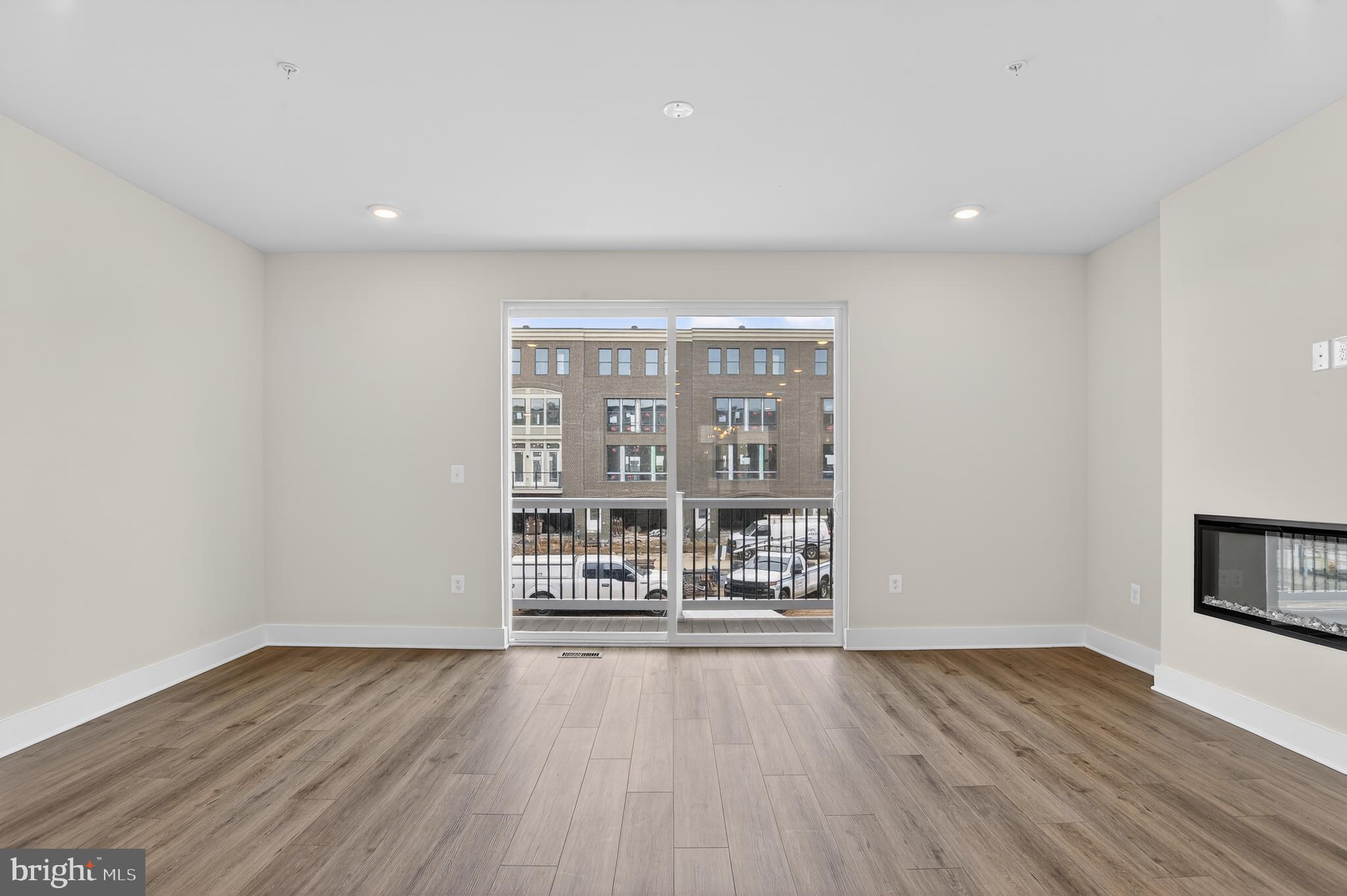 LOCKE LANDING - Residential