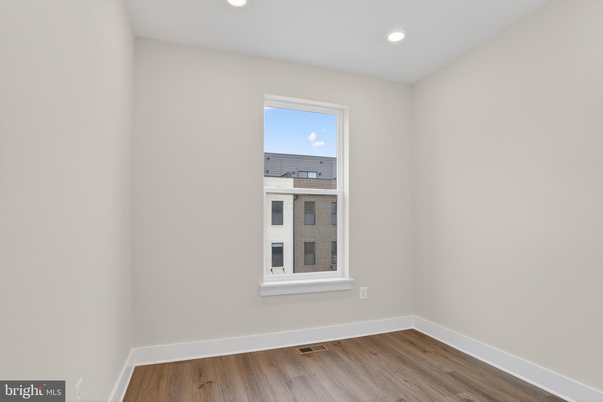 LOCKE LANDING - Residential