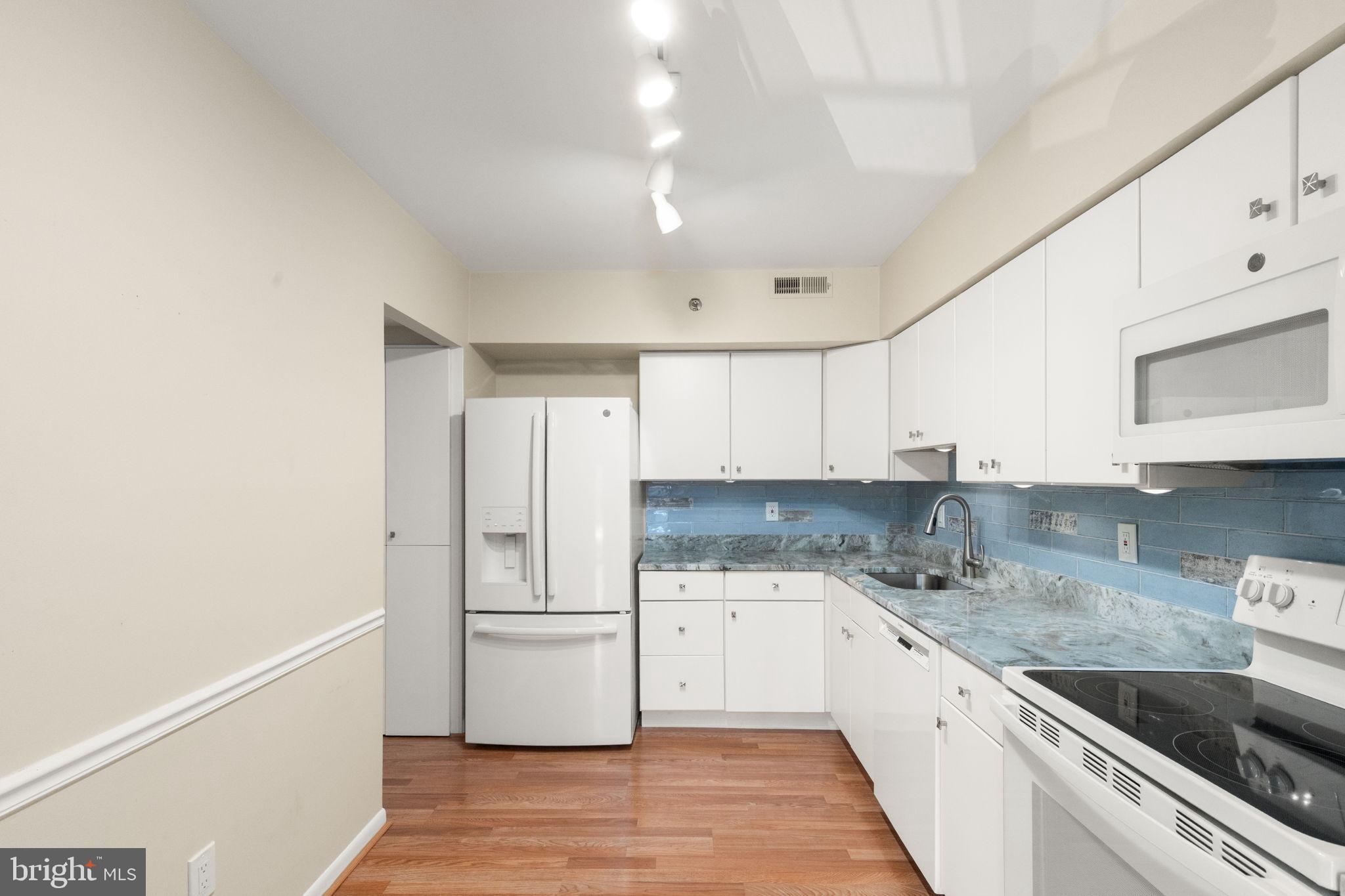 GREEN GATE - Residential Lease