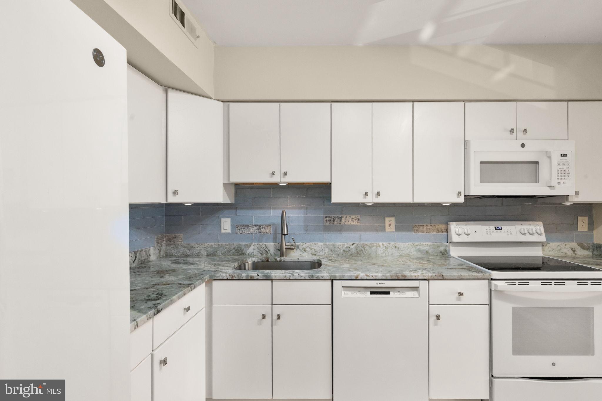 GREEN GATE - Residential Lease