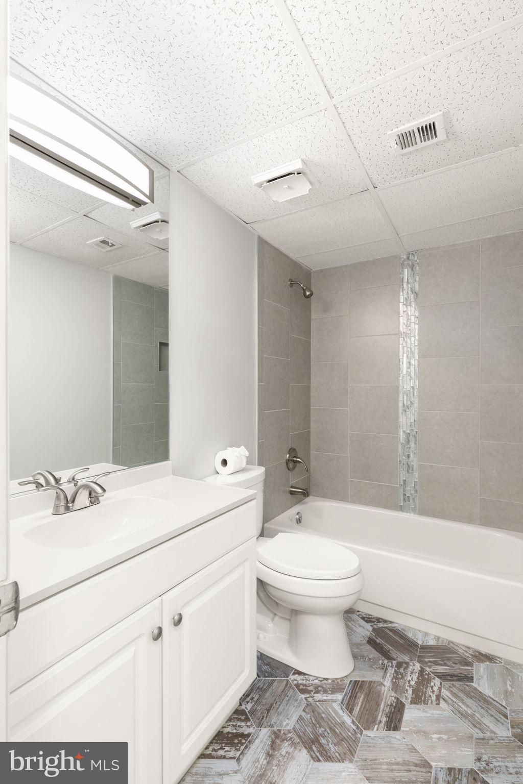 GREEN GATE - Residential Lease