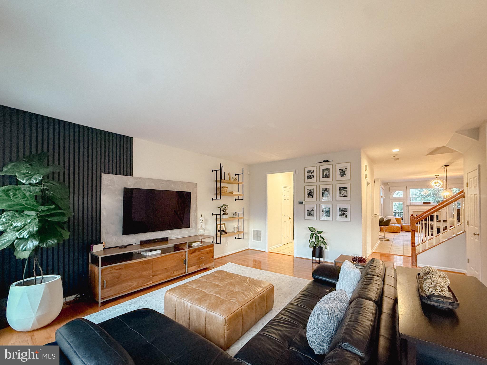 LAUREL HILL LANDBAY - Residential Lease