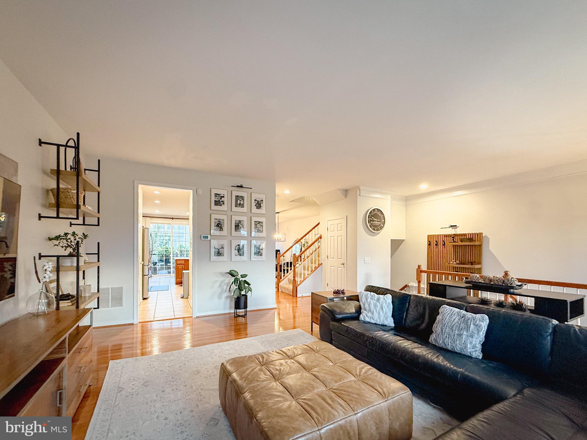 LAUREL HILL LANDBAY - Residential Lease