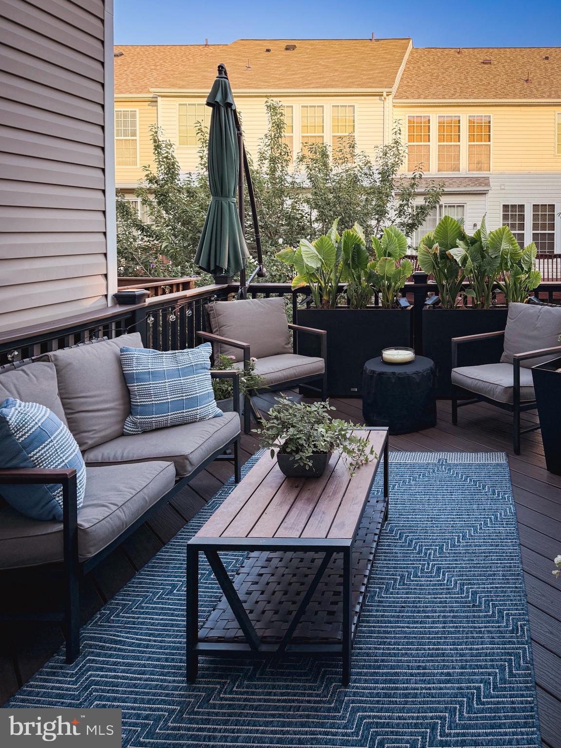 LAUREL HILL LANDBAY - Residential Lease