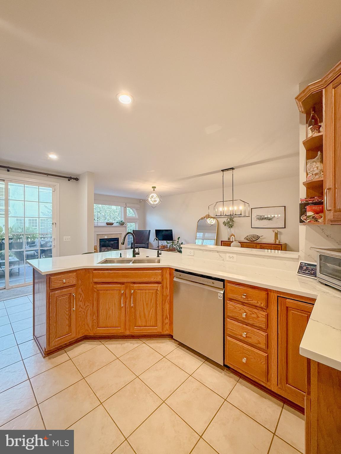 LAUREL HILL LANDBAY - Residential Lease