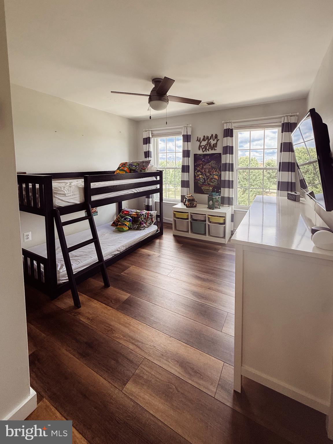 LAUREL HILL LANDBAY - Residential Lease