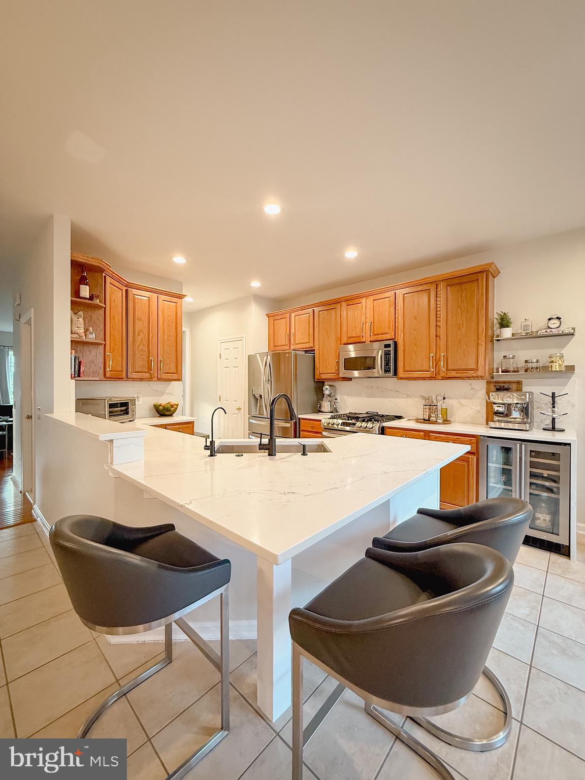 LAUREL HILL LANDBAY - Residential Lease