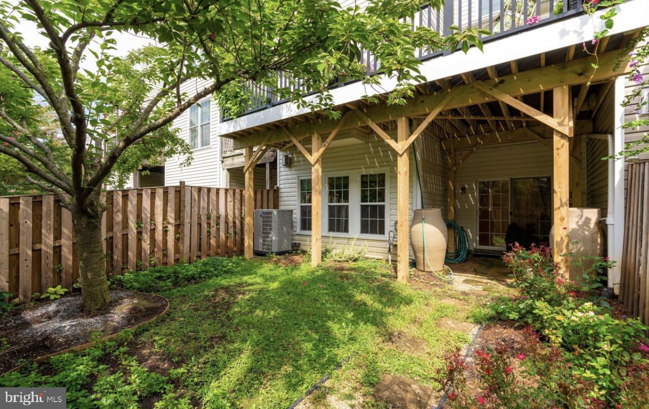 LAUREL HILL LANDBAY - Residential Lease