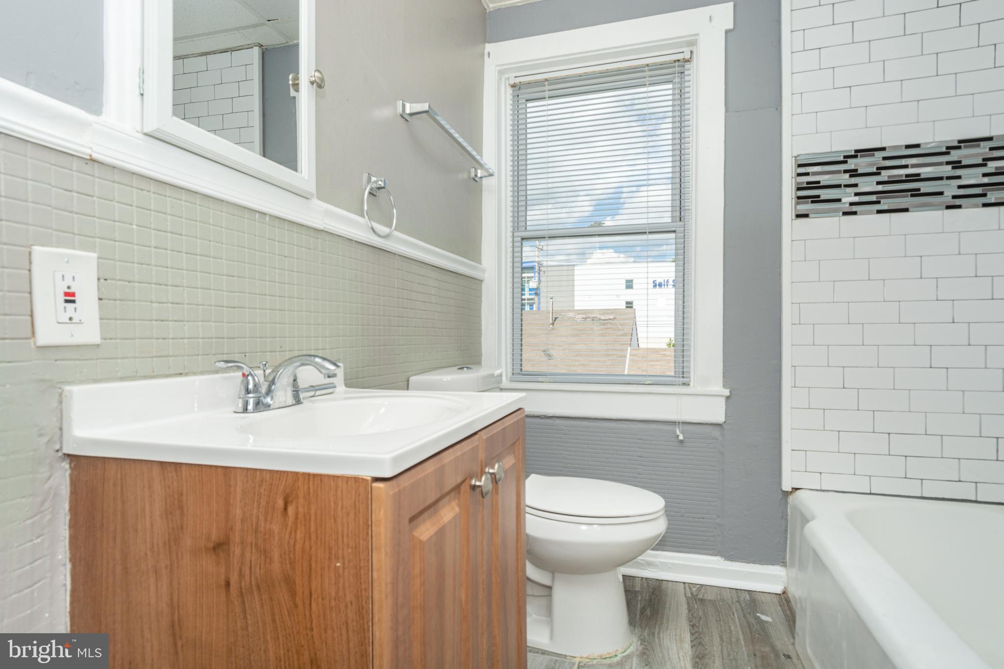 MIDDLE RIVER - Residential Lease