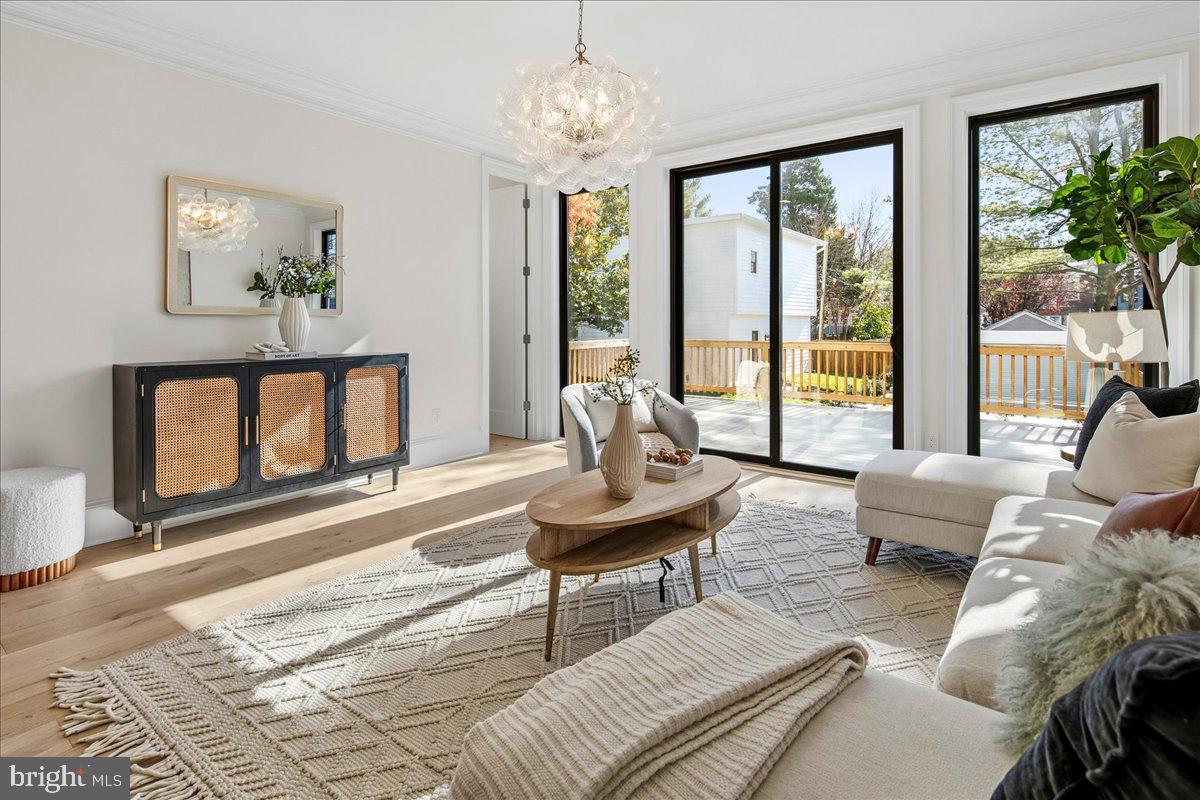 21 CHANNING STREET NE