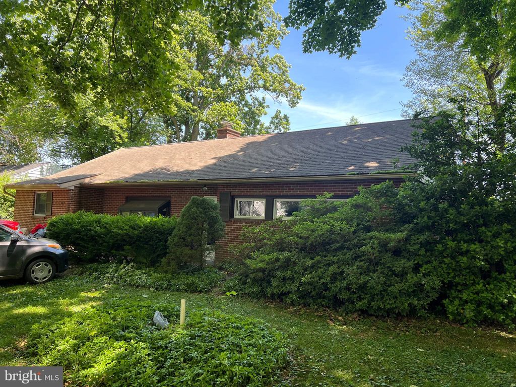 Photo of 325 Barbara Street, Landisville, PA 17538 (MLS # PALA2051876)
