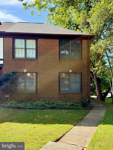 9 DICKENS SQUARE LUTHERVILLE TIMONIUM MD 21093