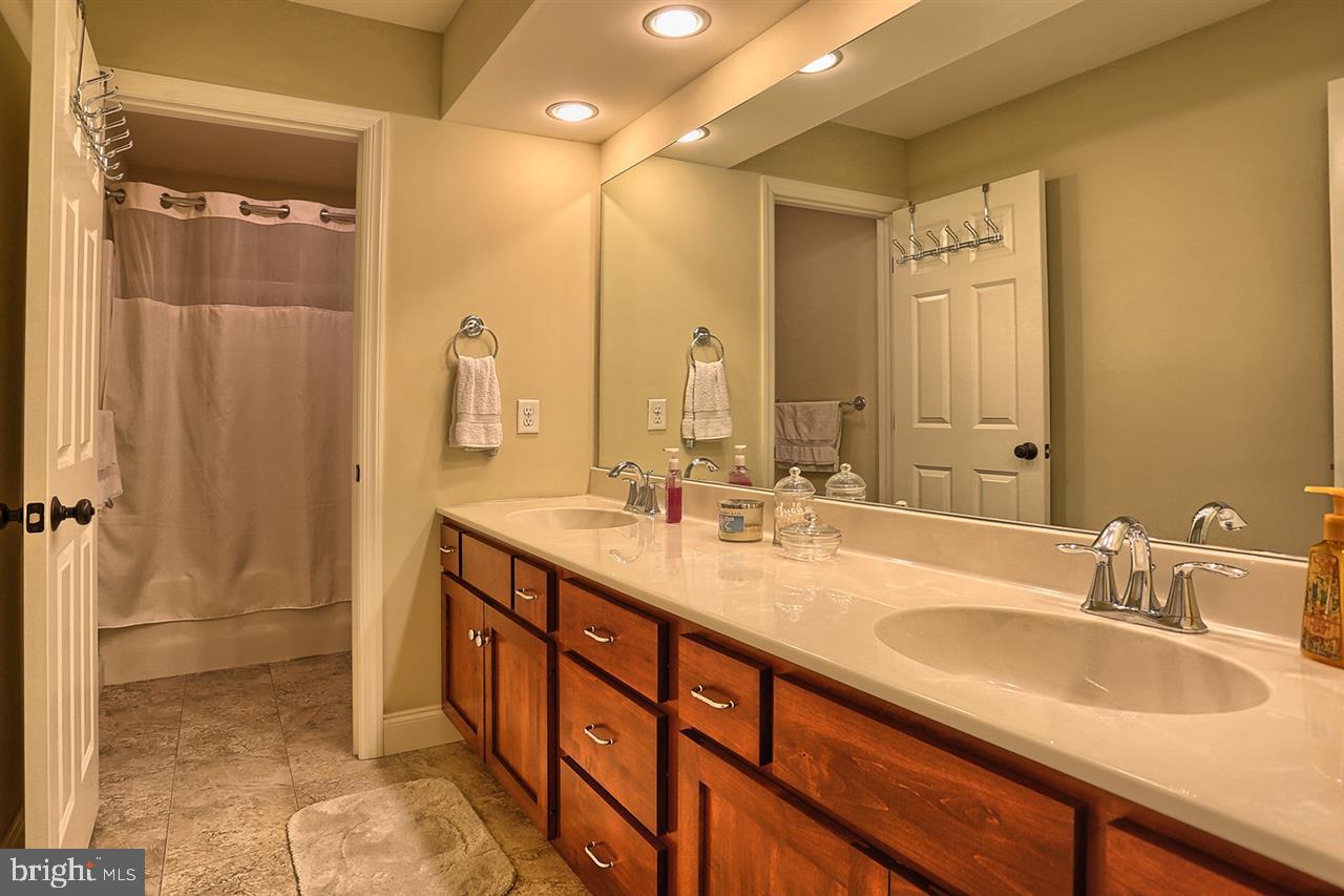 SOUTHERN MEADOWS - Residential