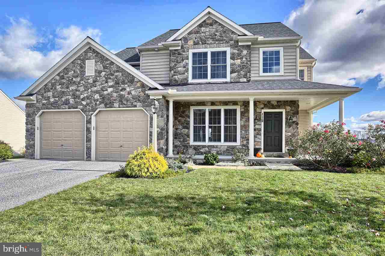 Sought after Southern Meadows. Better than new! 4 bedroom stunning traditional home. Bull nose archways and 9ft ceilings. HD WD two story entrance w/ gleaming natural light. Expansive great room w/ striking built ins, gas FP and room to entertain. Open to granite kitchen w/ mosaic bcksplsh, SS appliances, island w/ brkfst bar, desk and eat in dining. DN RM w/ chair rail, crown and HD WD. Mstr suite w/ cathedral ceiling, W/I closet, 5 piece opulent bath. Exposed W/O LL ready to be finished. Amazing to show!