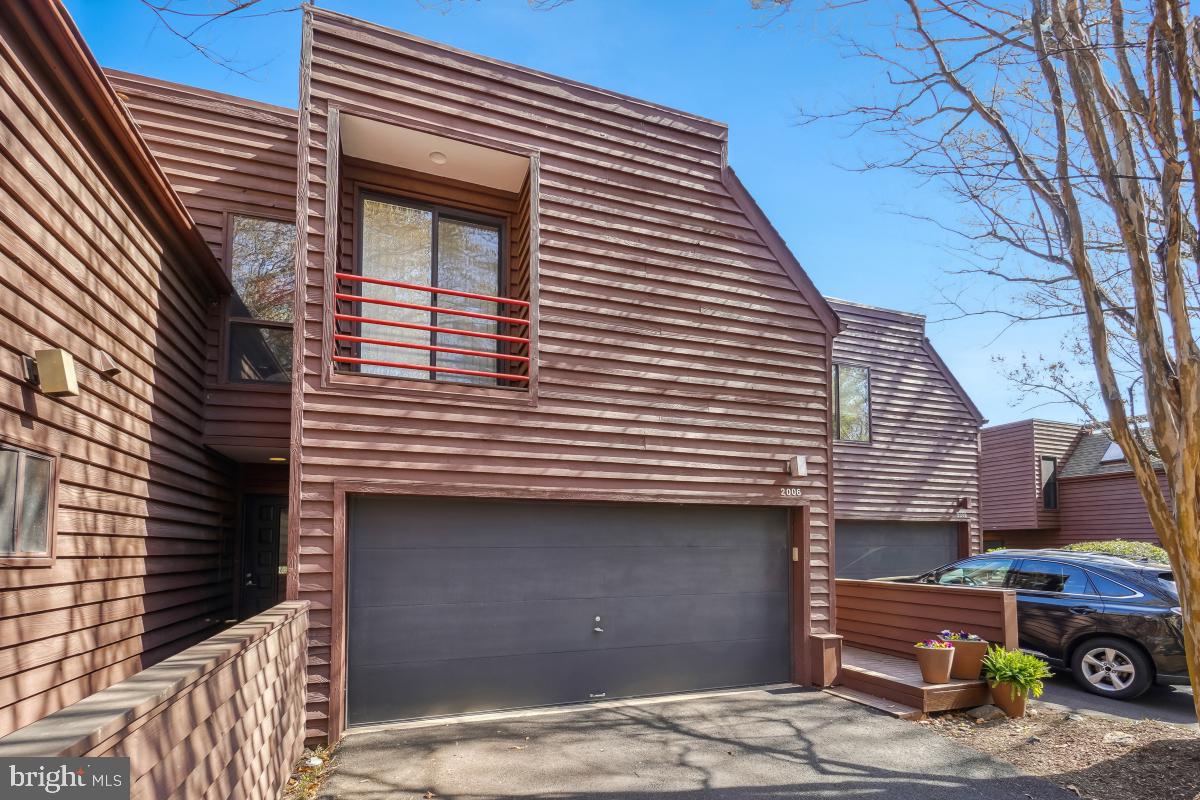 2006 TURTLE POND DRIVE