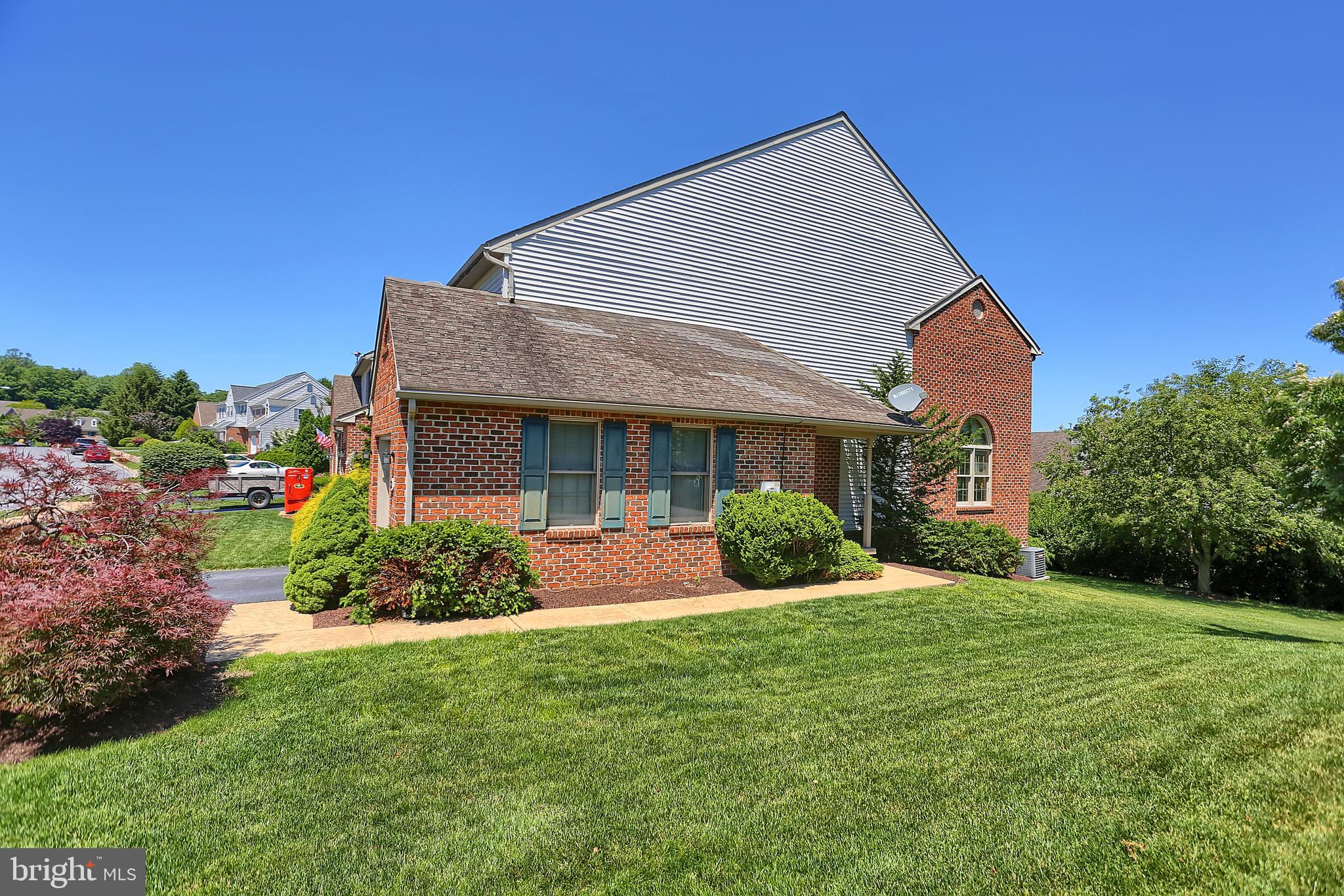 SUMMIT HILLS - Residential