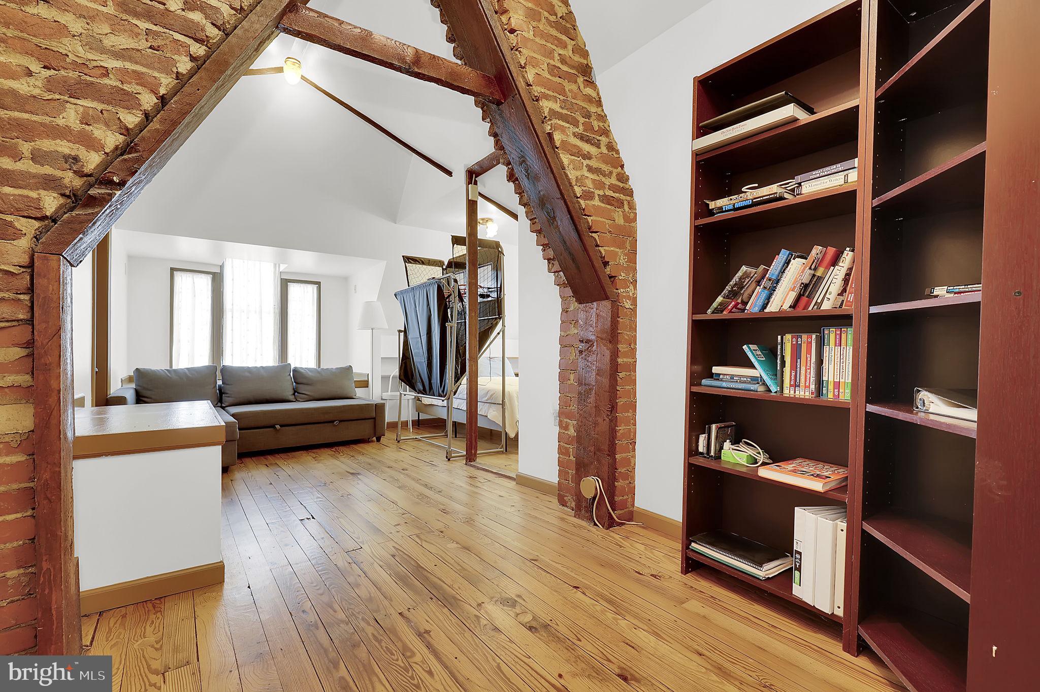 MIDDLETOWN - Residential