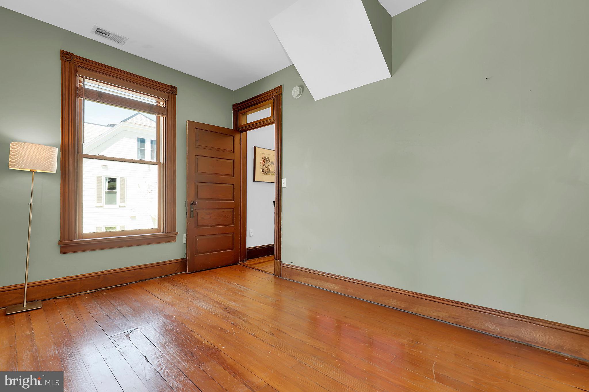 MIDDLETOWN - Residential