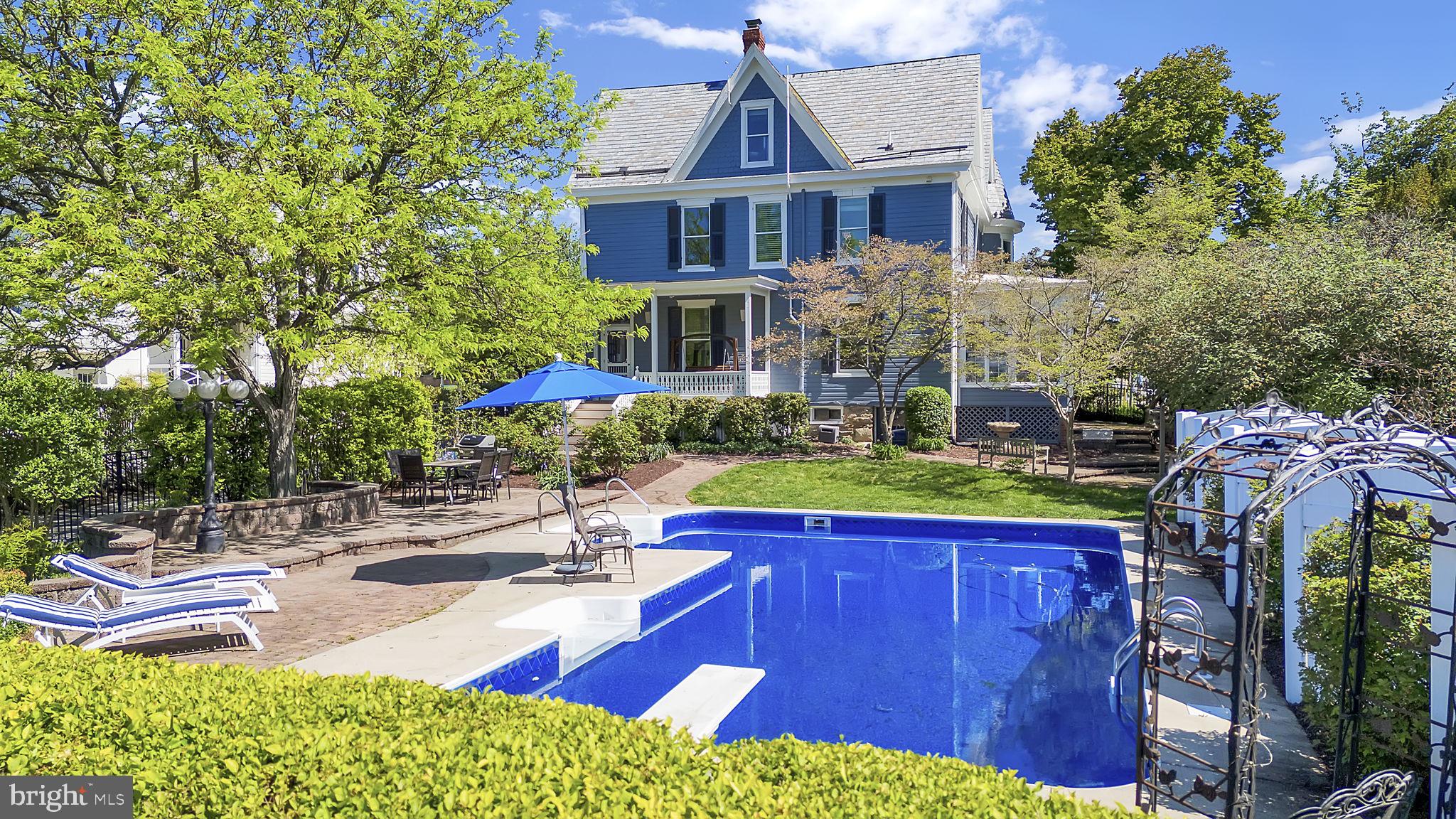 MIDDLETOWN - Residential