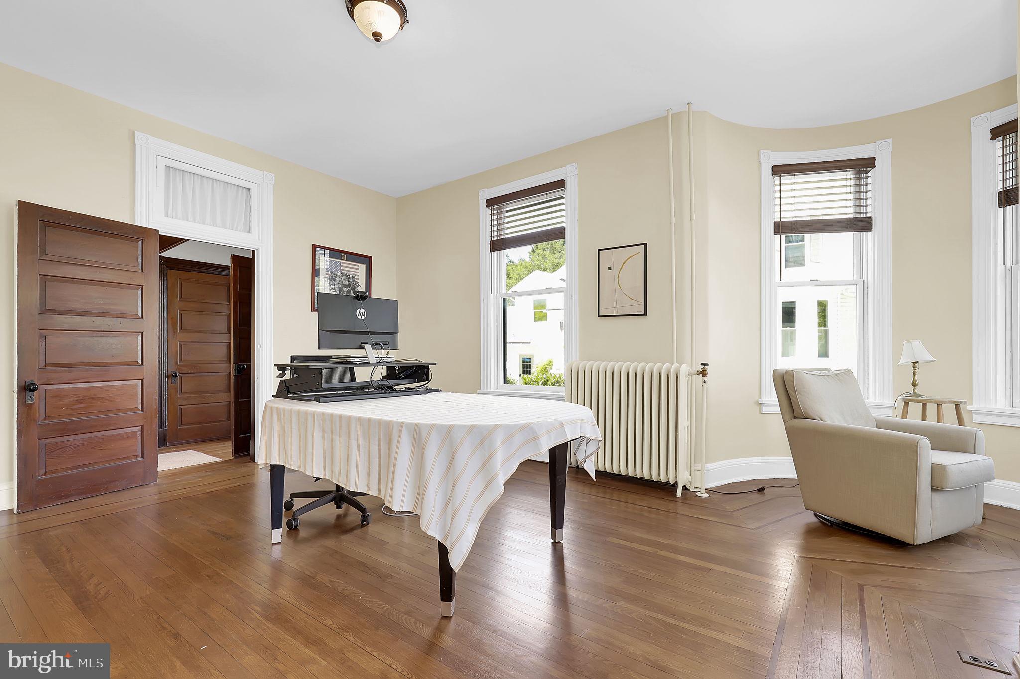 MIDDLETOWN - Residential