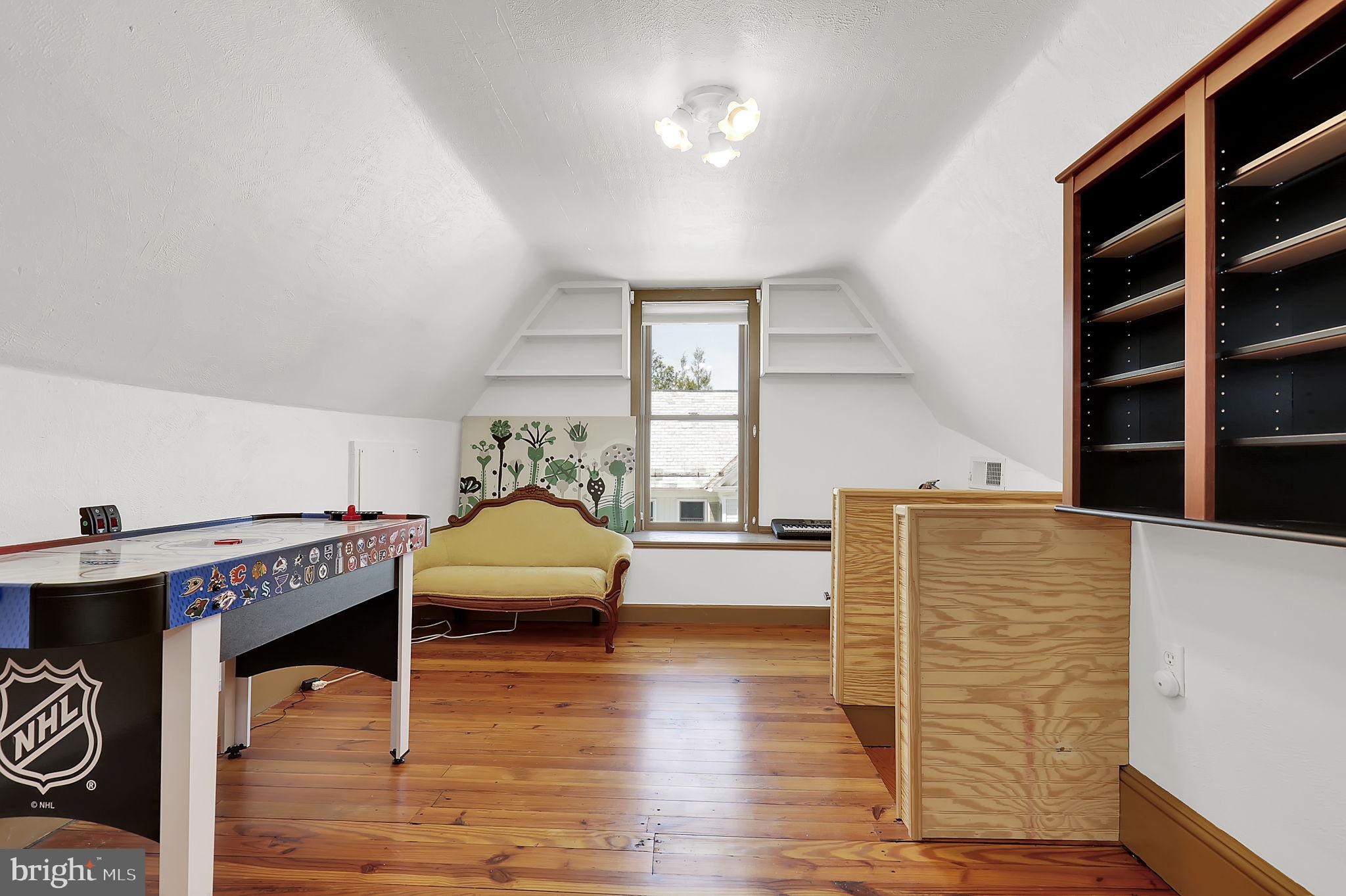 MIDDLETOWN - Residential