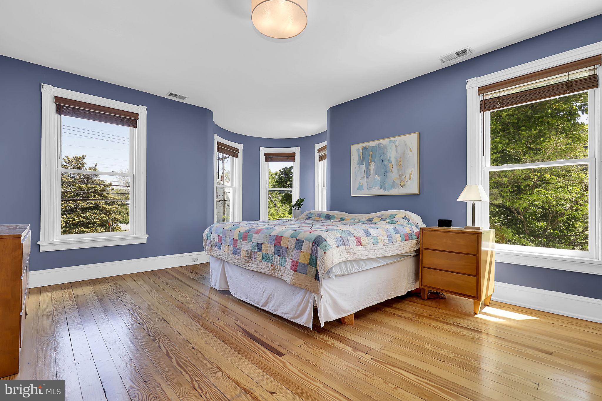 MIDDLETOWN - Residential