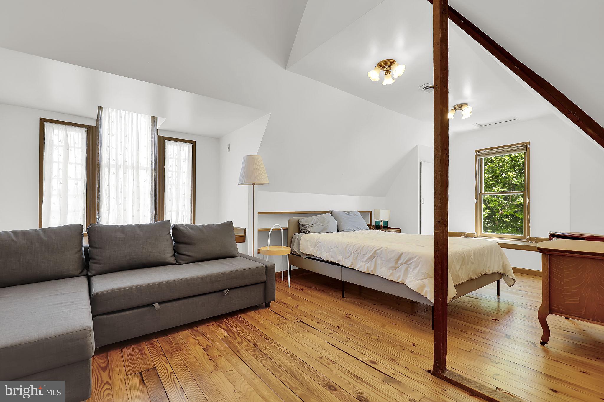 MIDDLETOWN - Residential