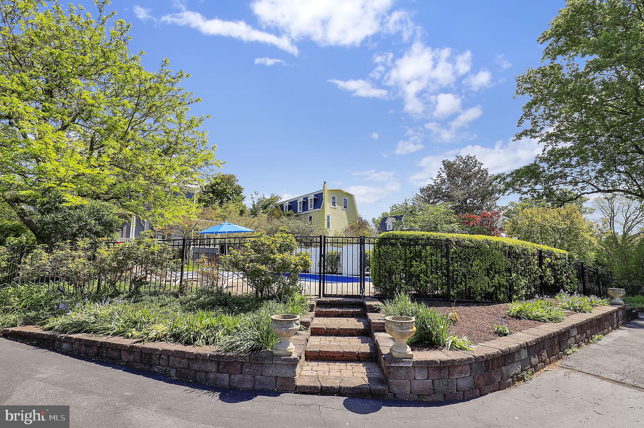 MIDDLETOWN - Residential