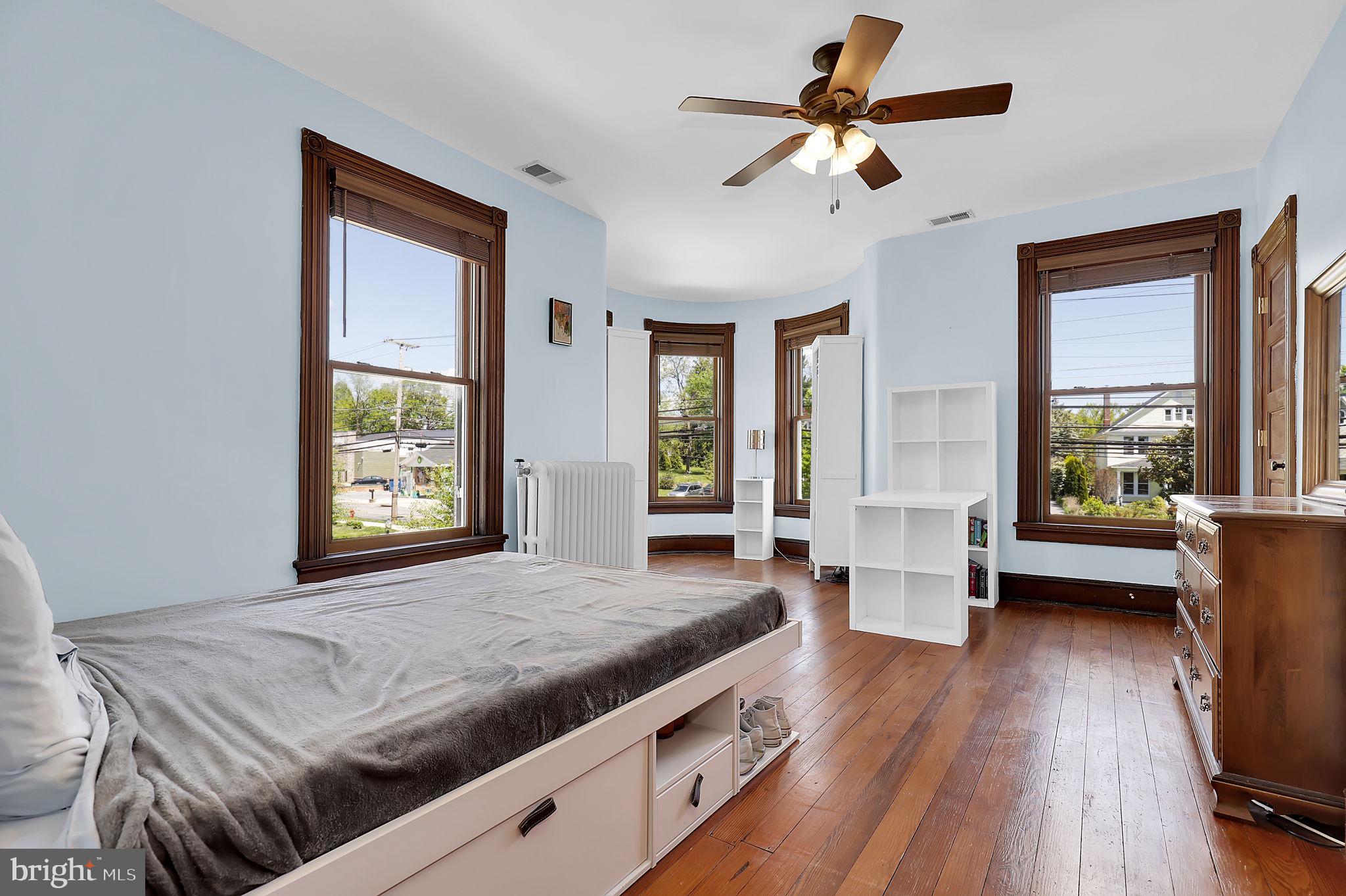 MIDDLETOWN - Residential