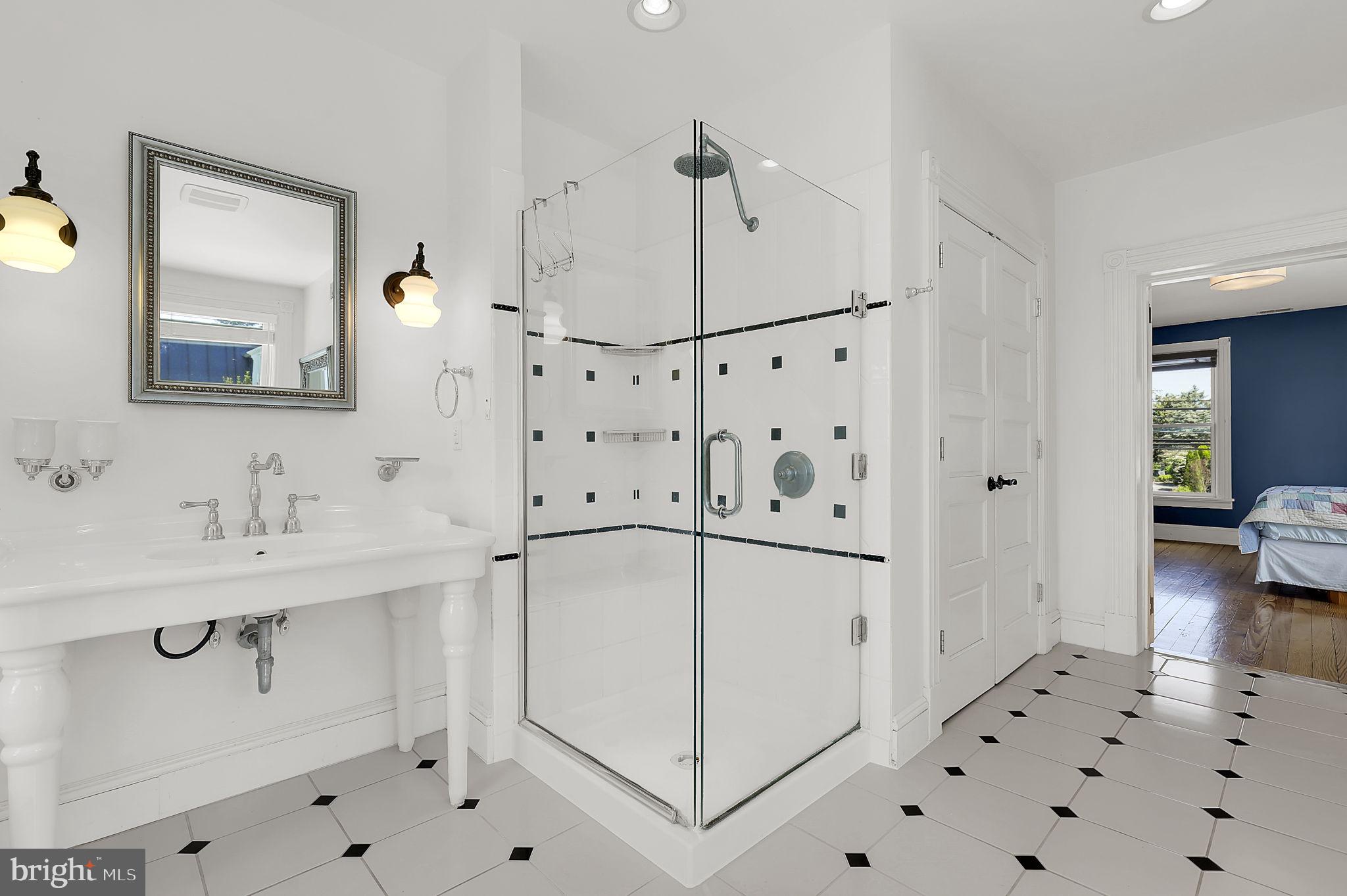 MIDDLETOWN - Residential