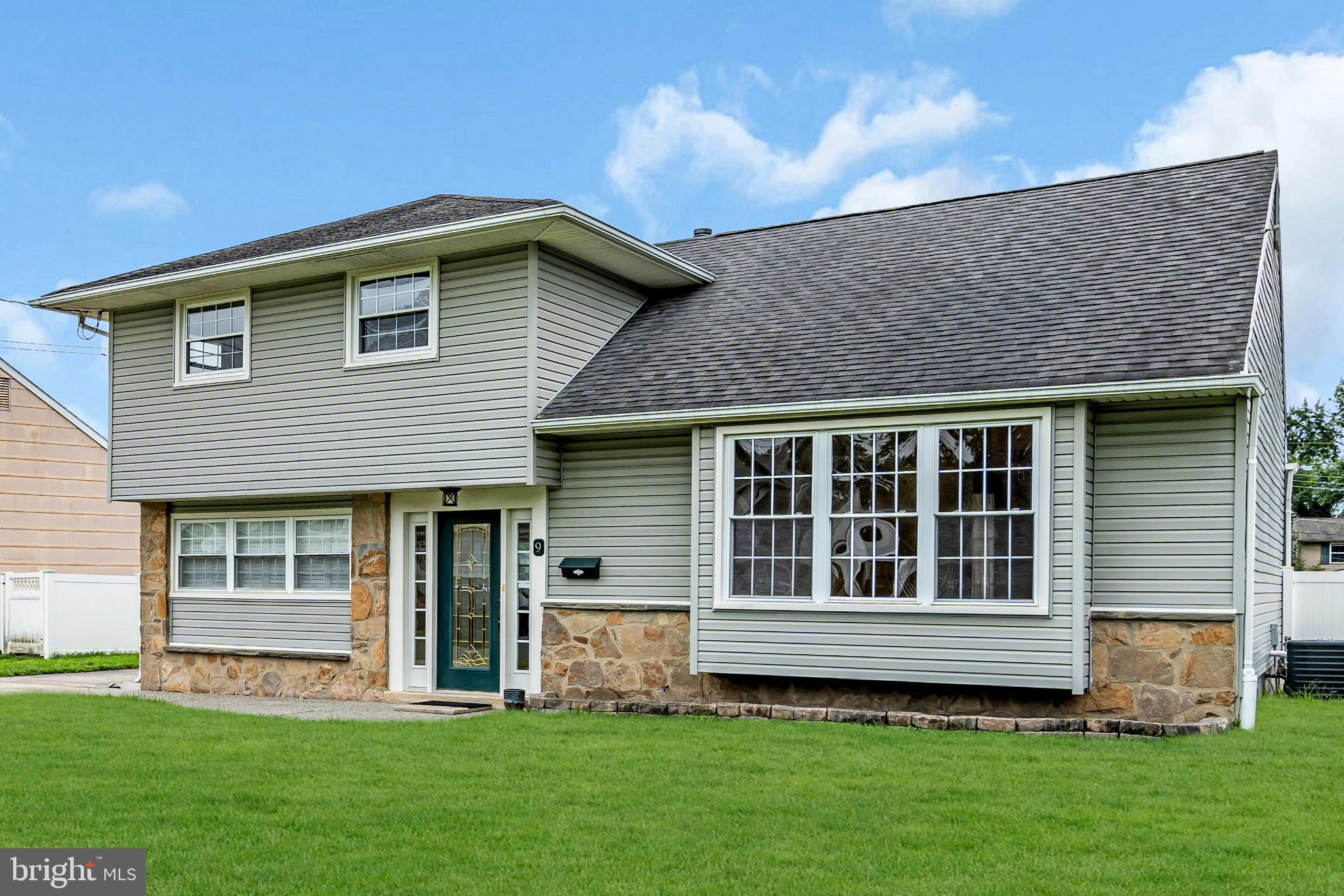 9 SHERWOOD LANE