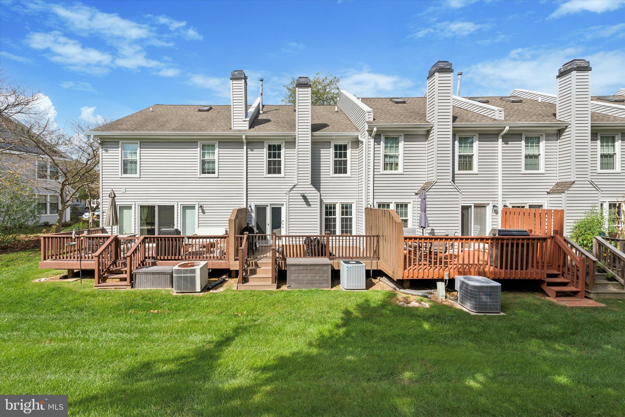 828 DURANT COURT