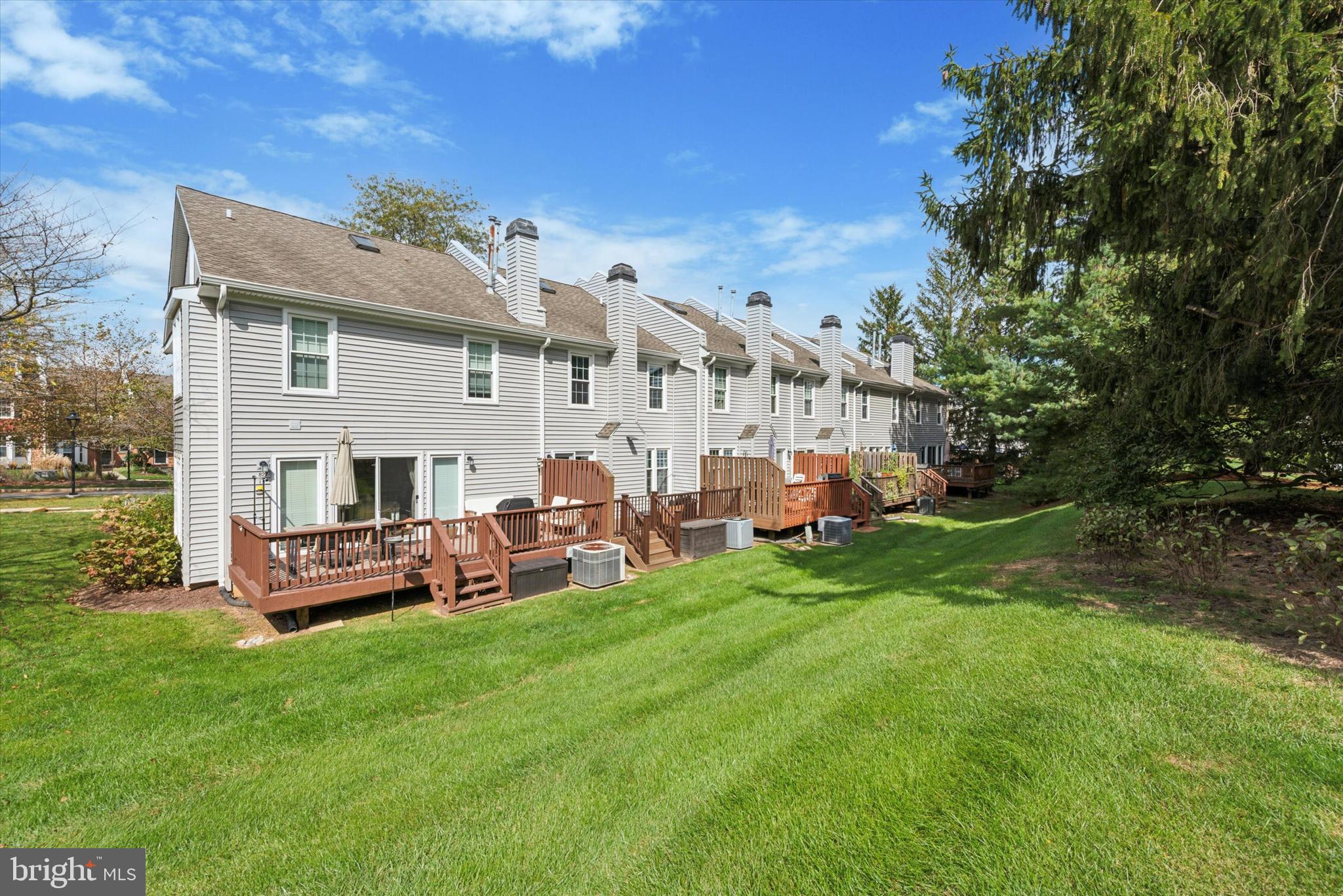 828 DURANT COURT