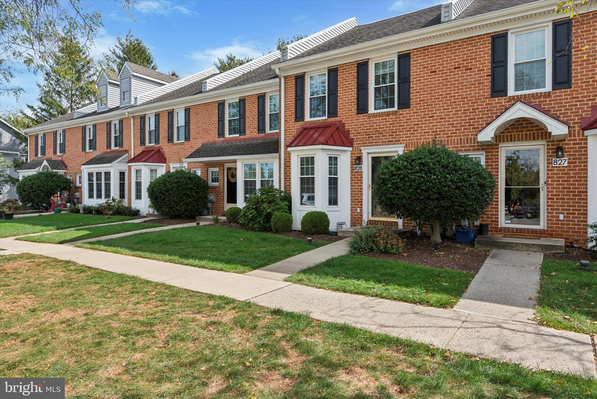 828 DURANT COURT