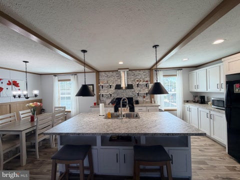 Mobile Home For Sale - 320 Valentine Drive<br/> MARTINSBURG, WV 25405