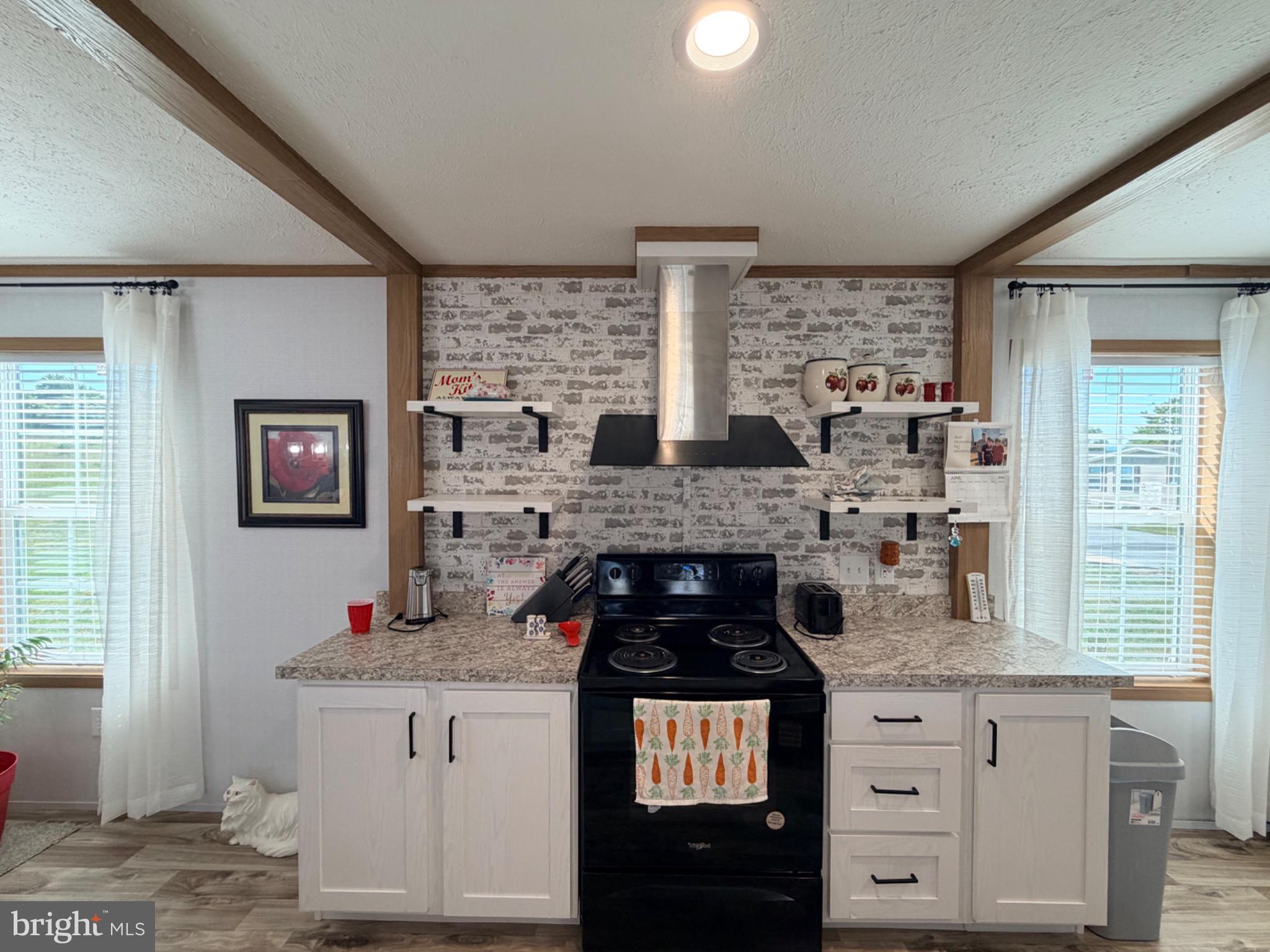 320 VALENTINE DRIVE