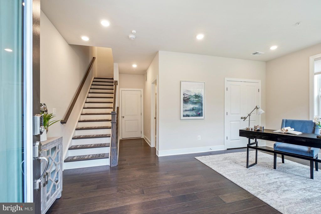 Photo of 114 Dickenson Drive, GAITHERSBURG, MD 20878 (MLS # MDMC2222244)