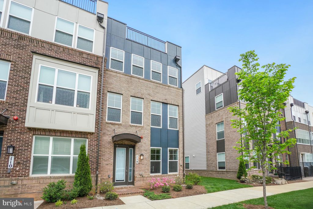 Photo of 114 Dickenson Drive, GAITHERSBURG, MD 20878 (MLS # MDMC2222244)